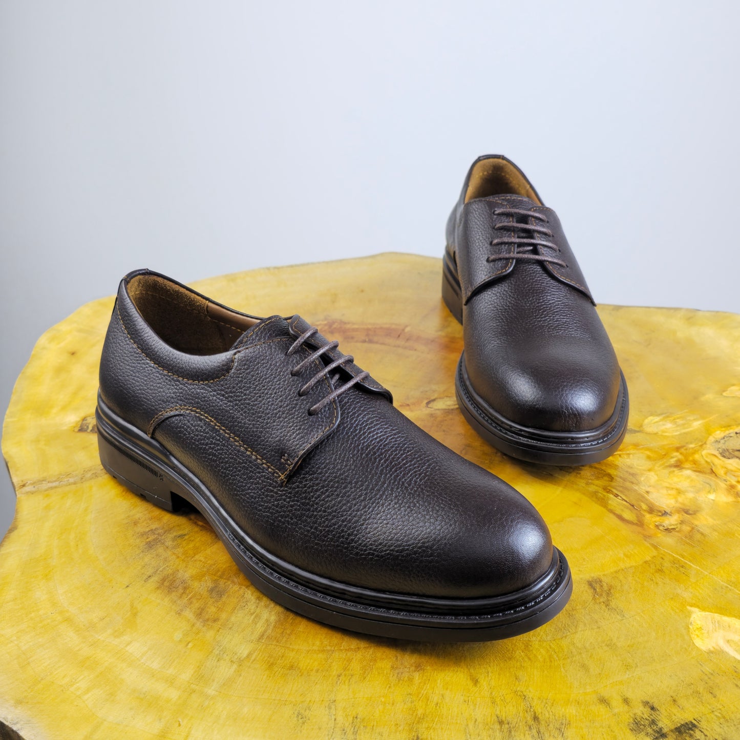 0557 chaussure Richelieu homme en cuir noir/marron