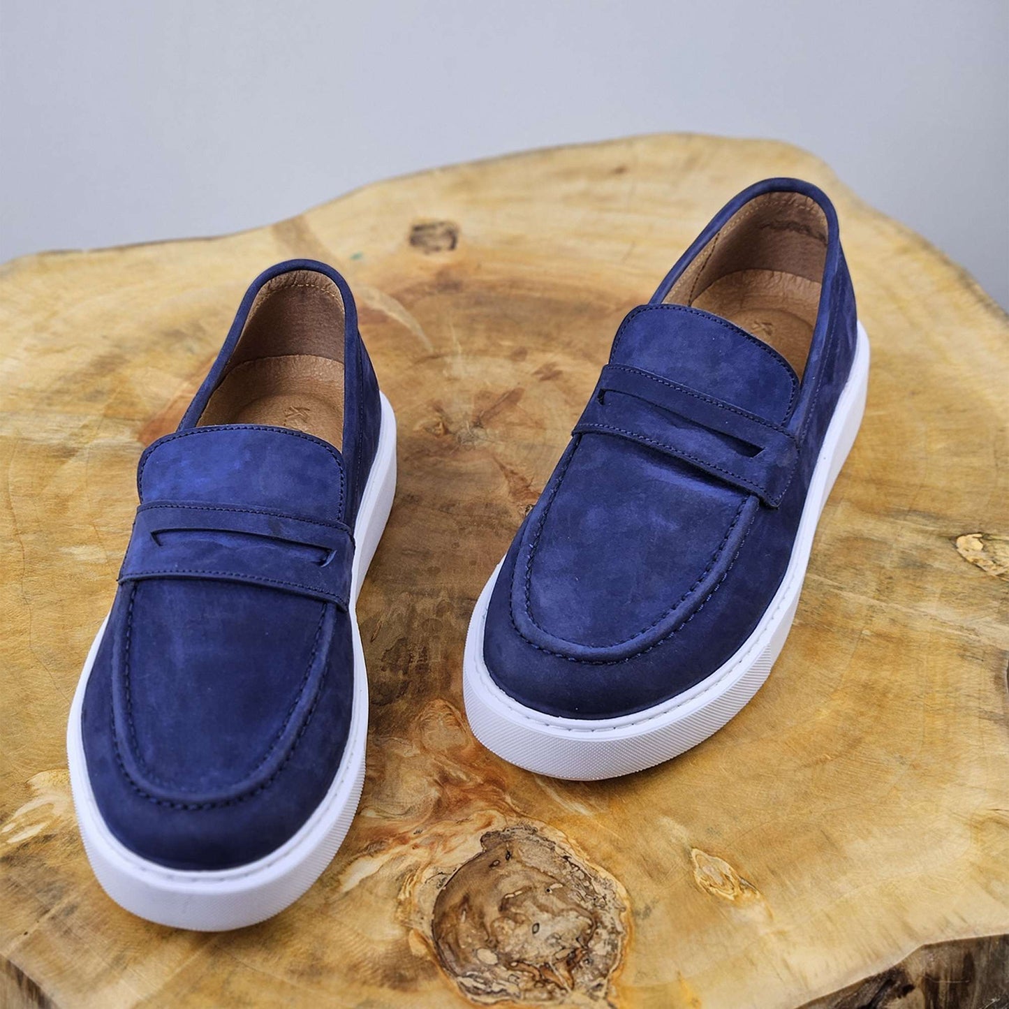 0221 Chaussure Sneaker Homme en cuir beige nubuck bleumarin