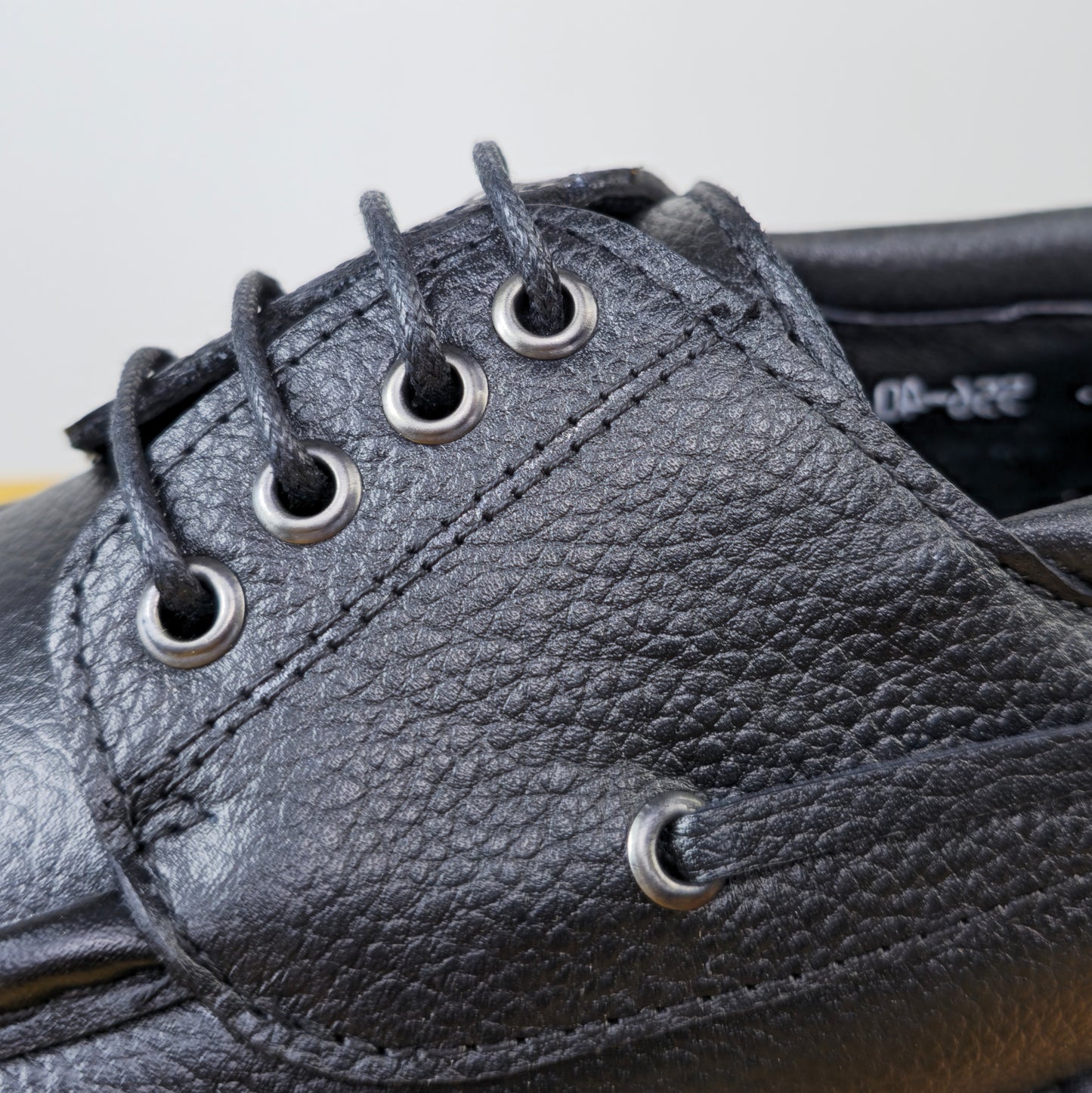 0556 chaussure Richelieu homme en cuir noir