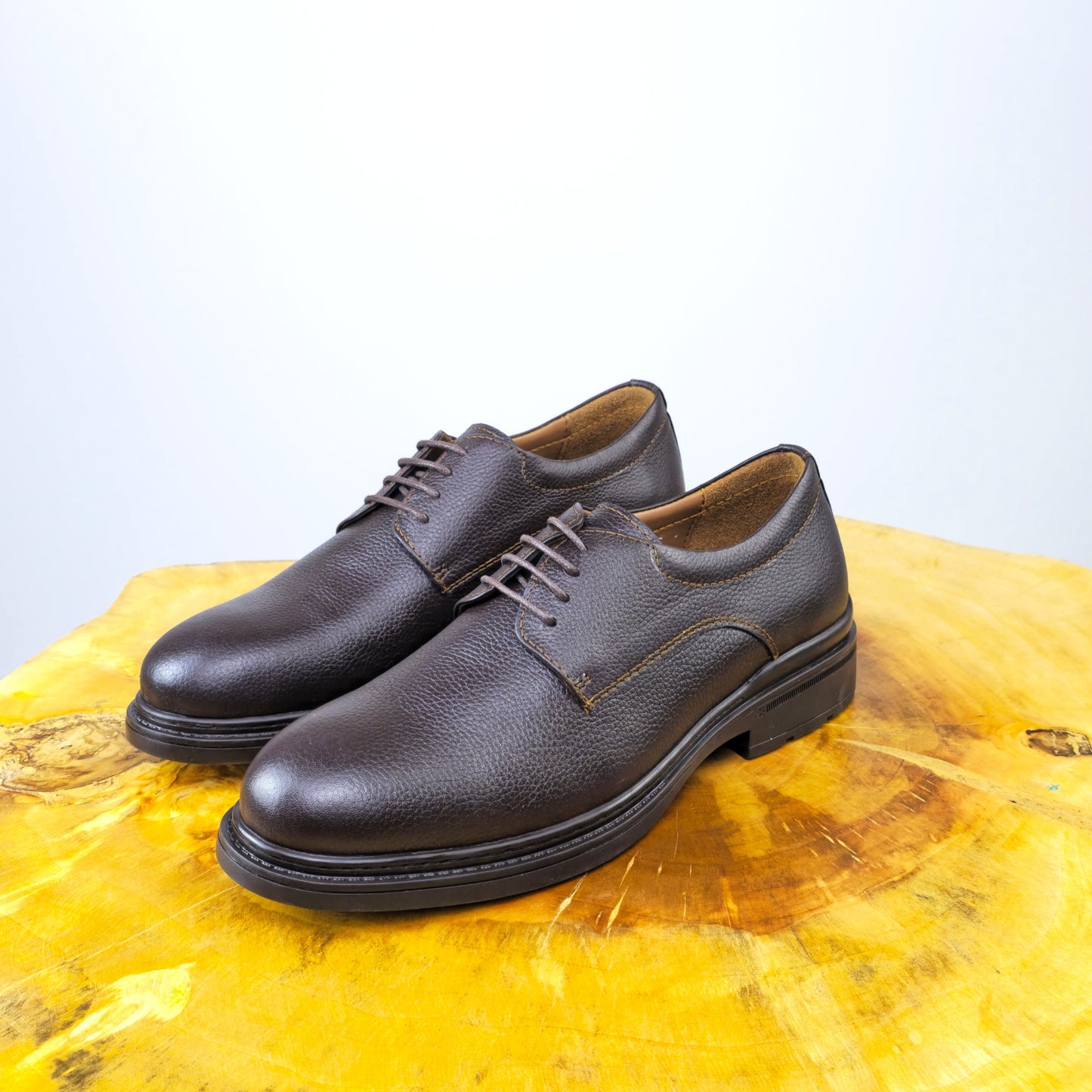 0557 chaussure Richelieu homme en cuir marron