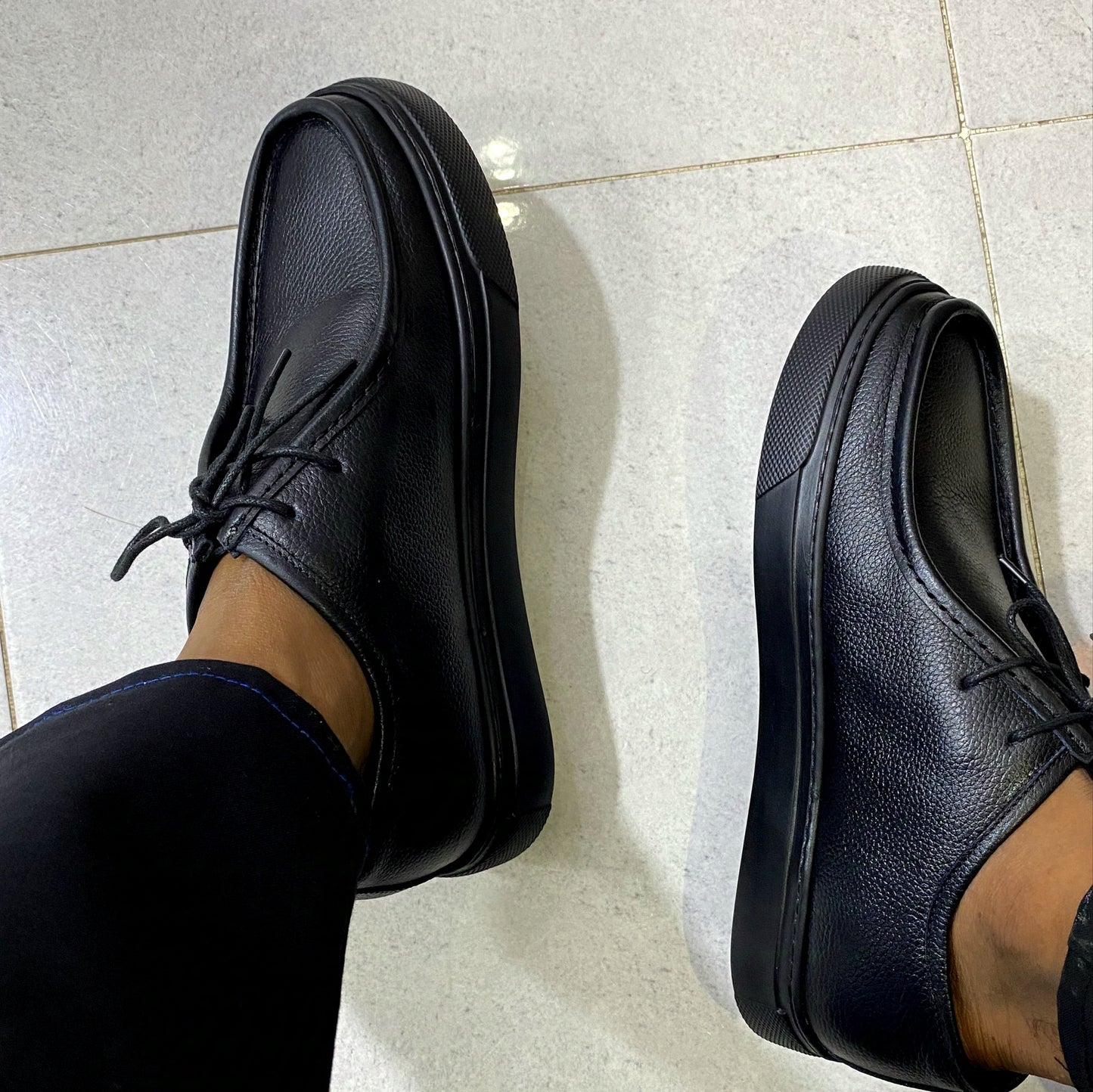 0220 Chaussure Sneaker Homme en cuir  noir