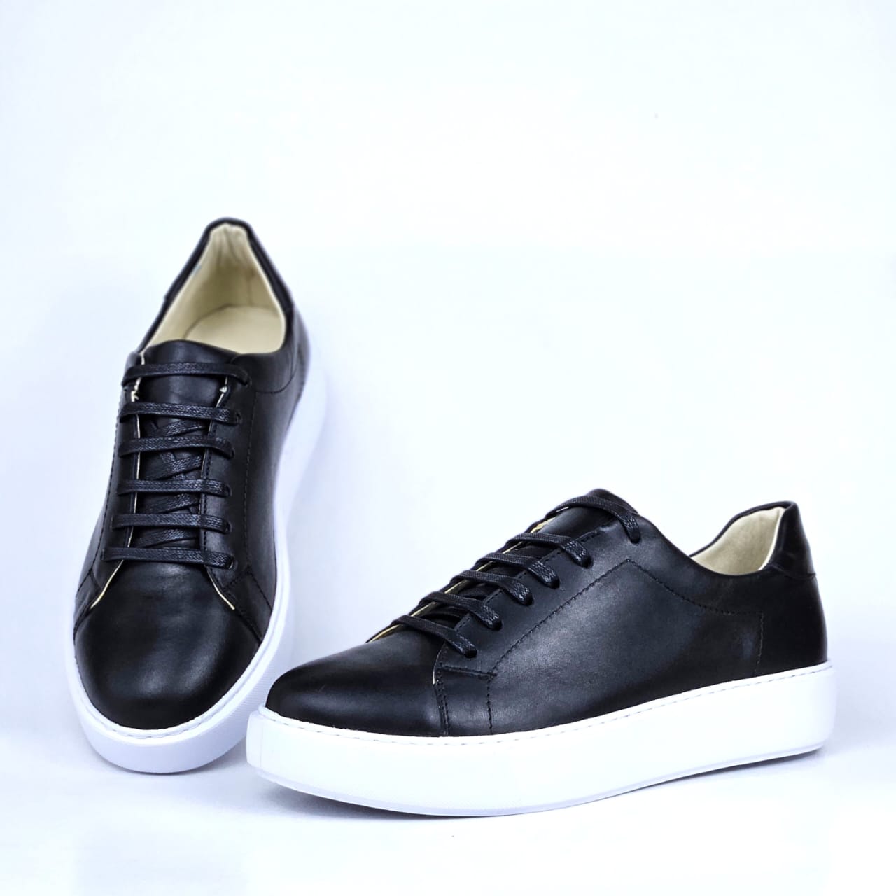 0222 Chaussure Sneaker Homme en cuir  noir